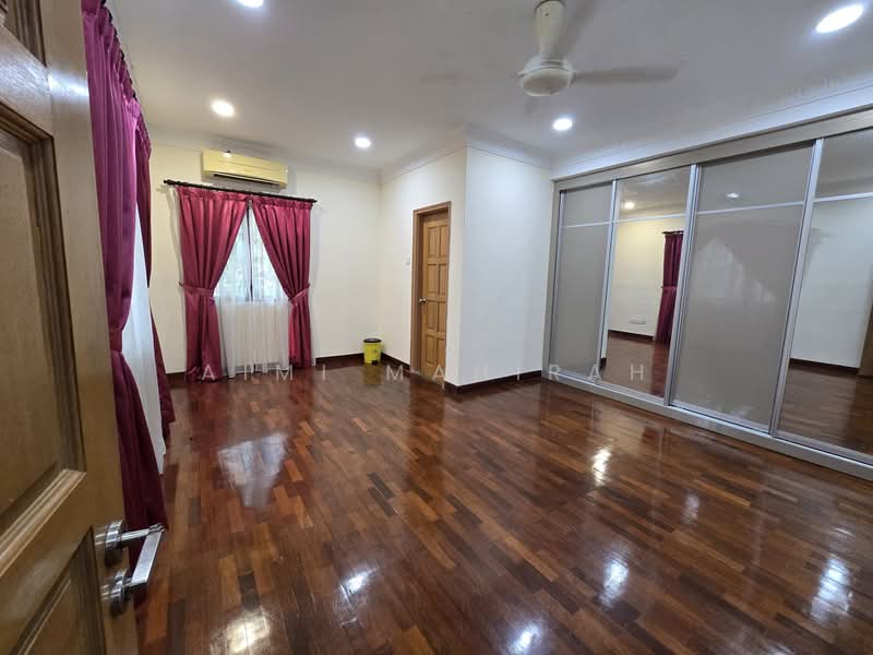 Semi-Detached House for Sale in Kota Damansara (Selangor) - Aimi Mahirah - Bedroom - PropertyGuru.com.my