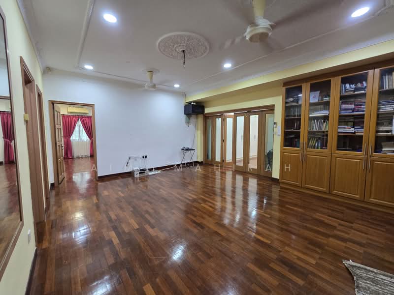 Semi-Detached House for Sale in Kota Damansara (Selangor) - Aimi Mahirah - Living Room - PropertyGuru.com.my