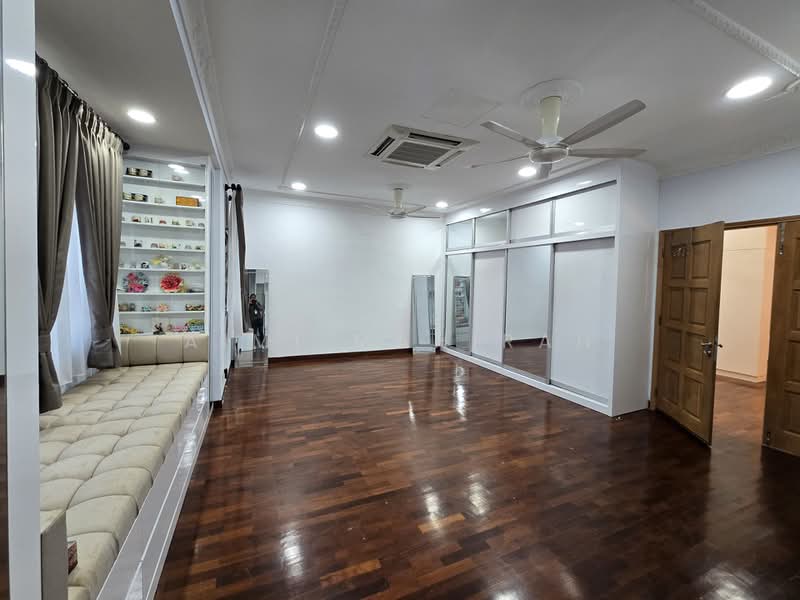 Semi-Detached House for Sale in Kota Damansara (Selangor) - Aimi Mahirah - Interior - PropertyGuru.com.my