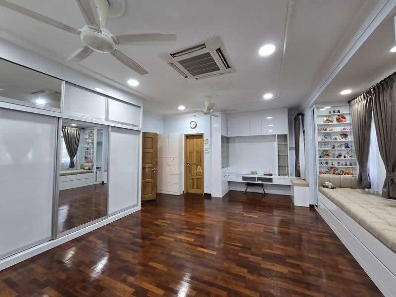 Semi-Detached House for Sale in Kota Damansara (Selangor) - Aimi Mahirah - Living Room - PropertyGuru.com.my