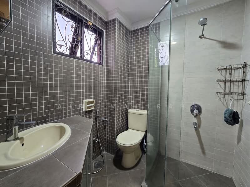 Semi-Detached House for Sale in Kota Damansara (Selangor) - Aimi Mahirah - Bathroom - PropertyGuru.com.my