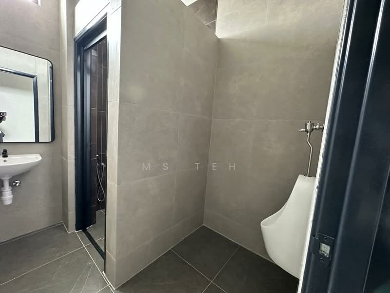 Detached Factory for Rent in Taman Industri Alam Jaya (Puncak Alam) - Ms Teh - Bathroom - PropertyGuru.com.my