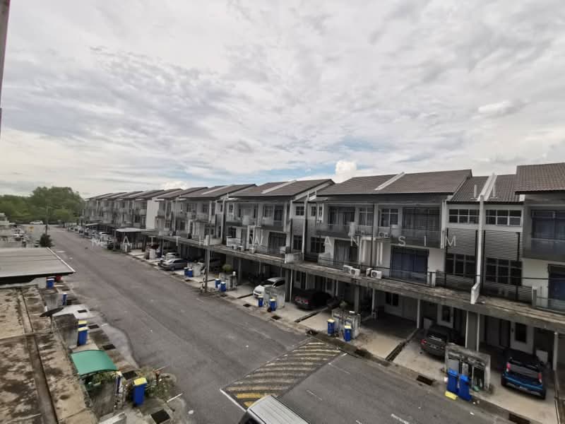 Townhouse for Sale in Bandar Saujana Putra (Tanjong Duabelas) - Matthew Ian Sim - Exterior - PropertyGuru.com.my