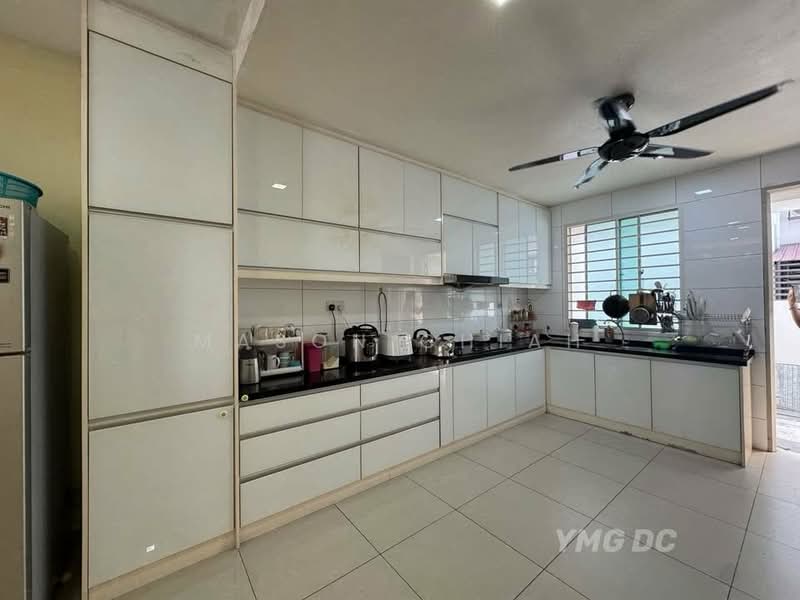 3-storey Terraced House for Sale in Ambang Botanic 2 (Klang) - Mason Chiah - Kitchen - PropertyGuru.com.my
