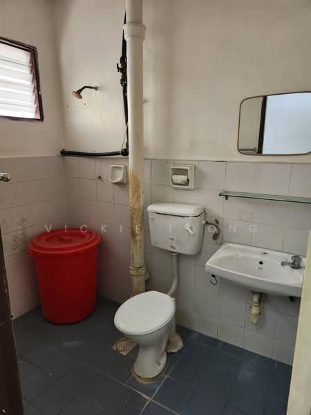 Rumah Teres 2 Tingkat untuk Dijual di Taman Pertama (Cheras) - Vickie Foong - Bathroom - PropertyGuru.com.my