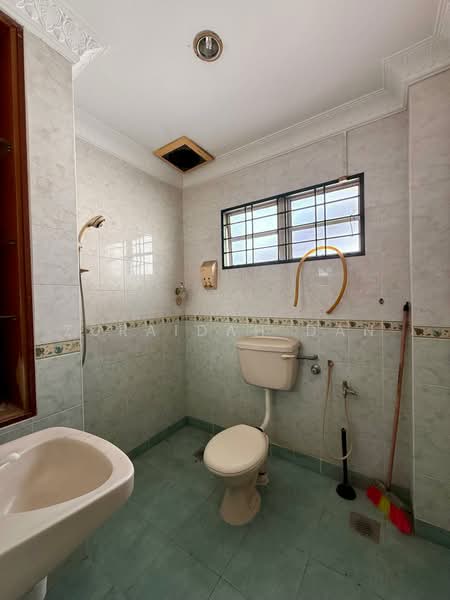 Rumah Teres 2 Tingkat untuk Dijual di Saujana Impian (Kajang) - Zuraidah Dan - Bathroom - PropertyGuru.com.my