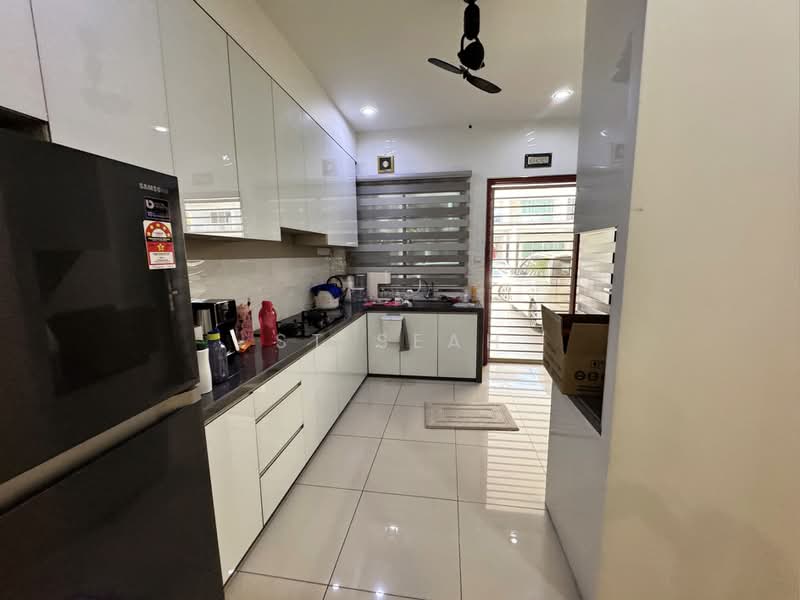 3-storey Terraced House for Sale in Sungai Puyu (Butterworth) - St Seah - Kitchen - PropertyGuru.com.my