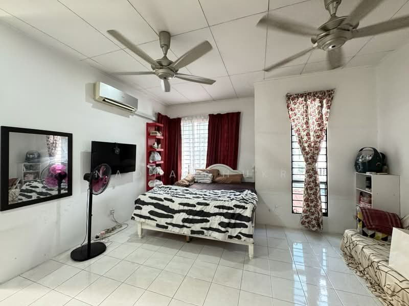 Rumah Teres 2 Tingkat untuk Dijual di Setia Impian (Setia Alam) - Nadia Shukri - Bedroom - PropertyGuru.com.my