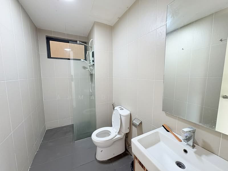 Kondominium untuk Dijual di Cristal Serin Residence - Ahmad Farhi - Bathroom - PropertyGuru.com.my
