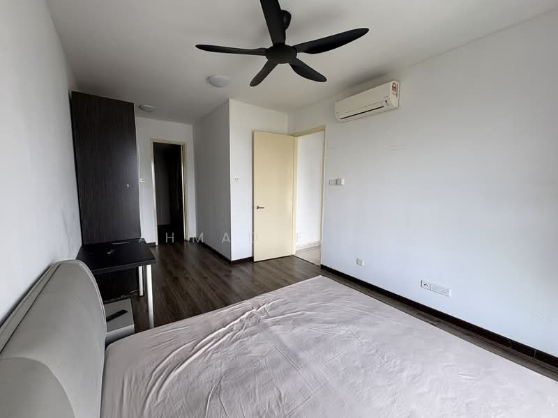 Kondominium untuk Dijual di Cristal Serin Residence - Ahmad Farhi - Bedroom - PropertyGuru.com.my