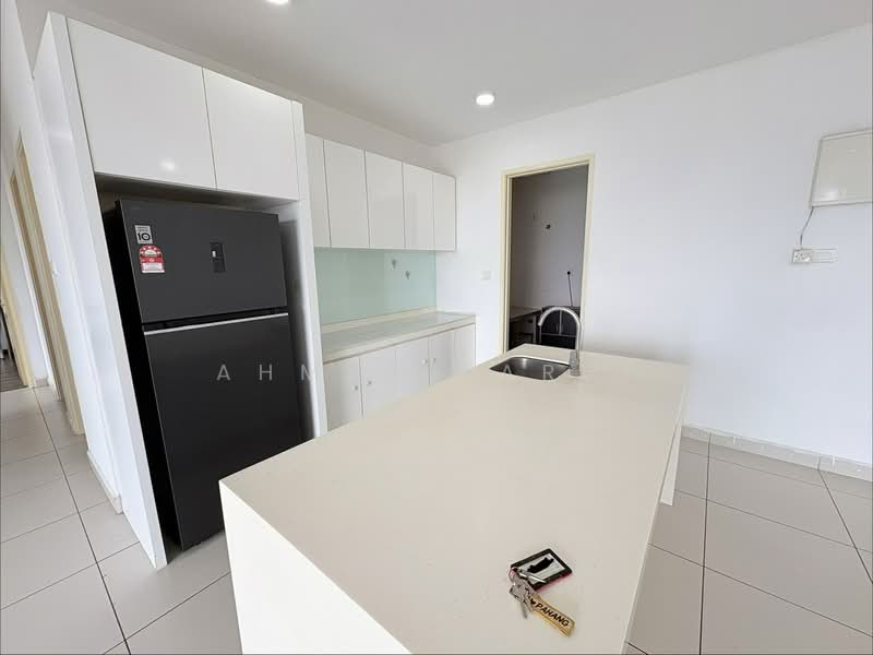 Kondominium untuk Dijual di Cristal Serin Residence - Ahmad Farhi - Kitchen - PropertyGuru.com.my