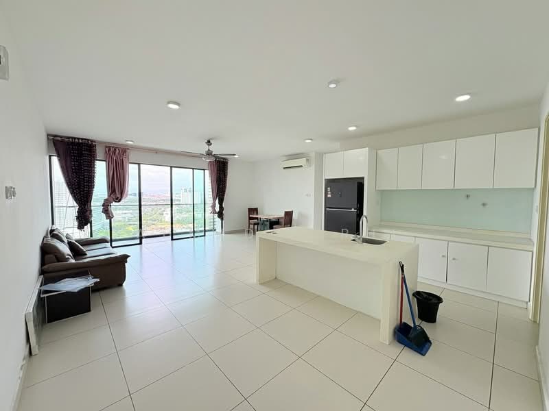 Kondominium untuk Dijual di Cristal Serin Residence - Ahmad Farhi - Living Room - PropertyGuru.com.my