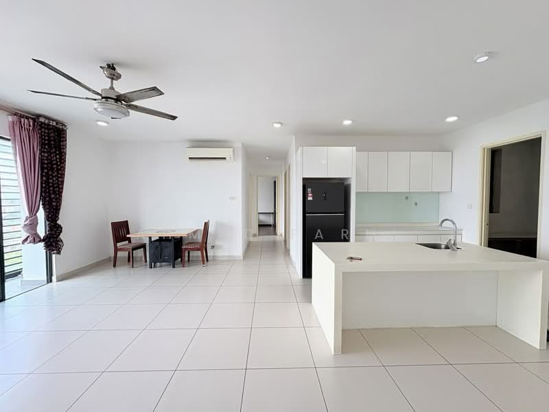 Kondominium untuk Dijual di Cristal Serin Residence - Ahmad Farhi - Living Room - PropertyGuru.com.my