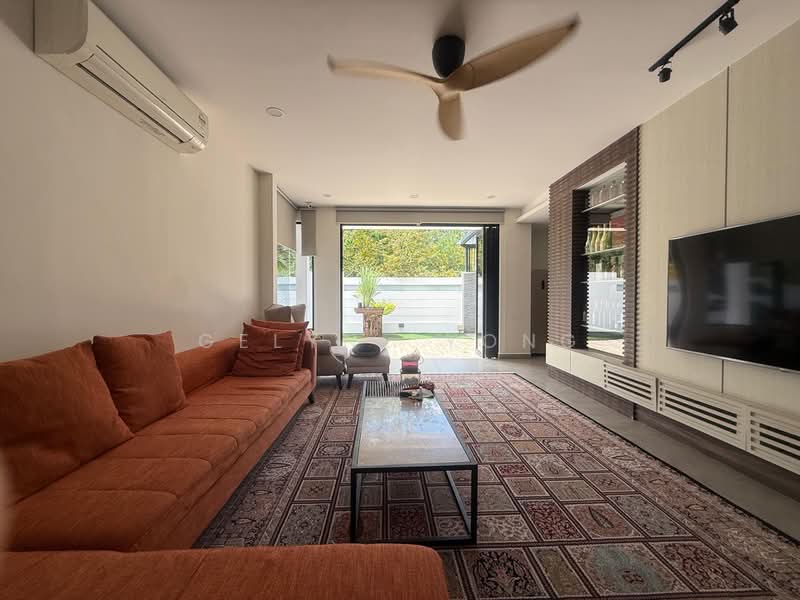 Rumah Teres 2 Tingkat untuk Dijual di Taman Perling (Perling) - Gelyne Yong - Living Room - PropertyGuru.com.my