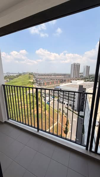 Servis Apartment untuk Disewa di Hana @ Eco Ardence - Camie Hoo - Balcony - PropertyGuru.com.my