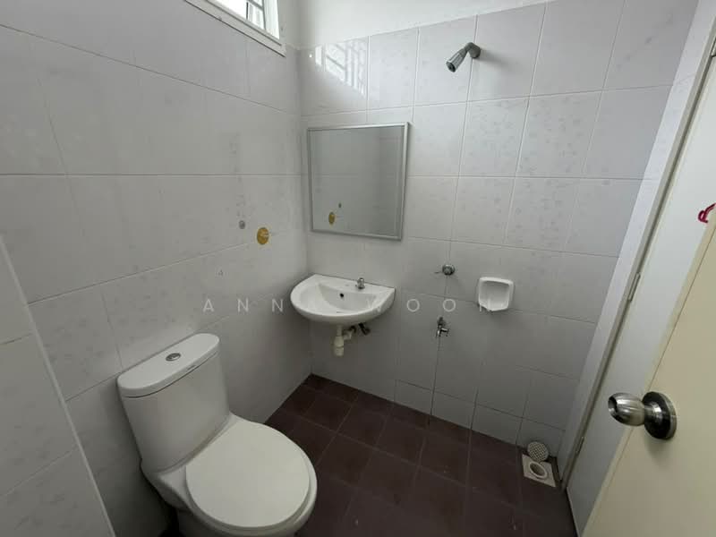 Rumah Teres 2-Tingkat untuk Disewa di Taman Mutiara Rini (Skudai) - Anna Woon - Bathroom - PropertyGuru.com.my