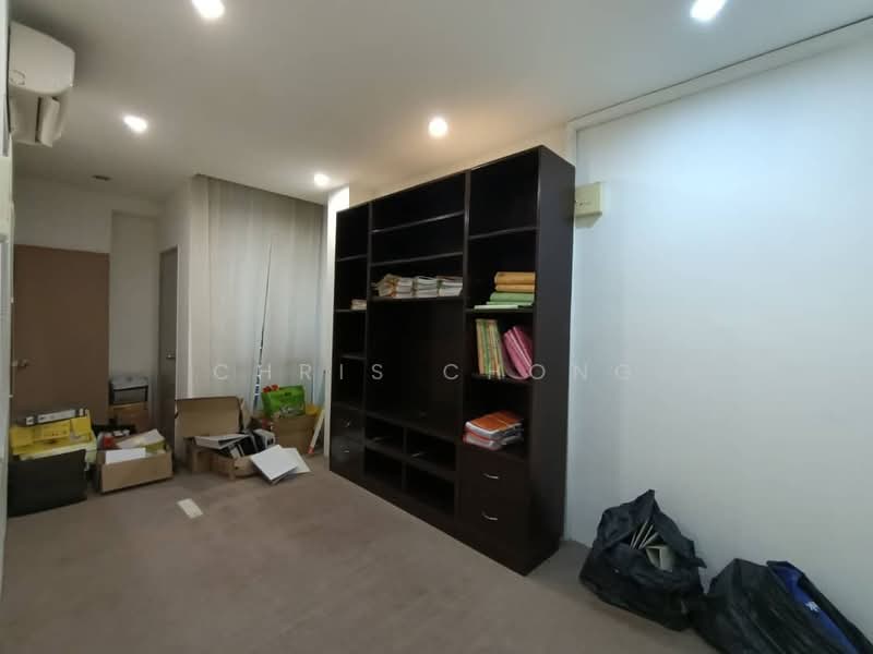 Shop / Office for Rent in Bandar Puteri Puchong (Puchong) - Chris Chong - Interior - PropertyGuru.com.my