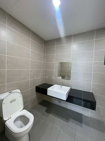 Kondominium untuk Dijual di Ascenda Residence @ Skyarena - CK Teong - Bathroom - PropertyGuru.com.my