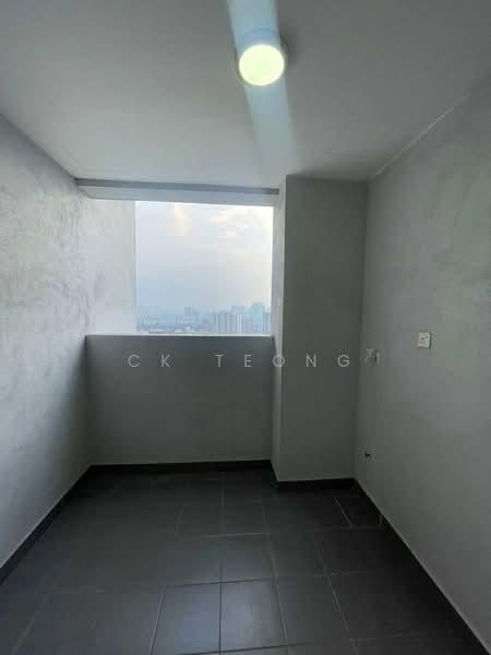 Kondominium untuk Dijual di Ascenda Residence @ Skyarena - CK Teong - Balcony - PropertyGuru.com.my