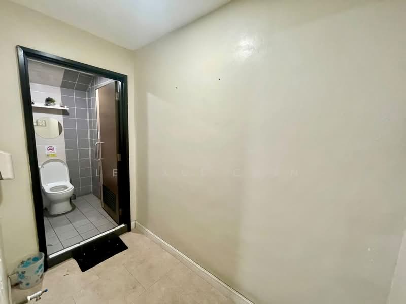 Shop for Rent in Jelutong (Penang) - Lee Xue Chen - Bathroom - PropertyGuru.com.my