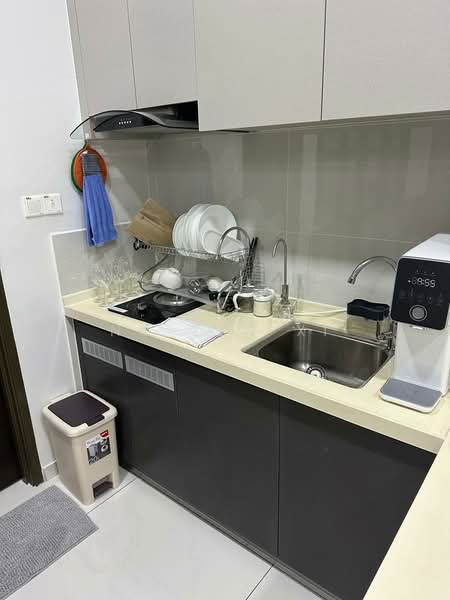Kondominium untuk Dijual di Bay Point @ Country Garden Danga Bay - NG ZEN XI - Kitchen - PropertyGuru.com.my