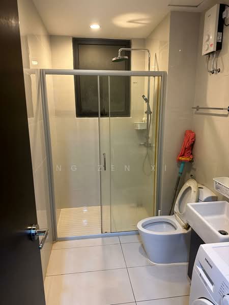 Kondominium untuk Dijual di Bay Point @ Country Garden Danga Bay - NG ZEN XI - Bathroom - PropertyGuru.com.my
