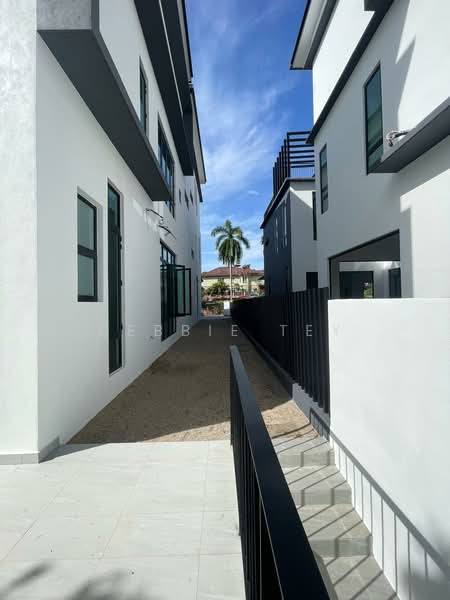Bungalow for Sale in Taman Equine (Seri Kembangan) - Debbie Tey - Exterior - PropertyGuru.com.my