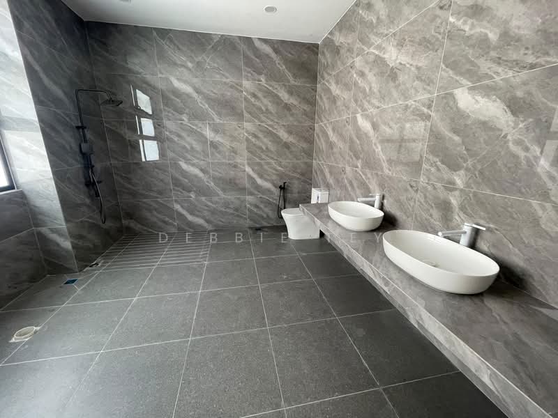 Bungalow for Sale in Taman Equine (Seri Kembangan) - Debbie Tey - Bathroom - PropertyGuru.com.my