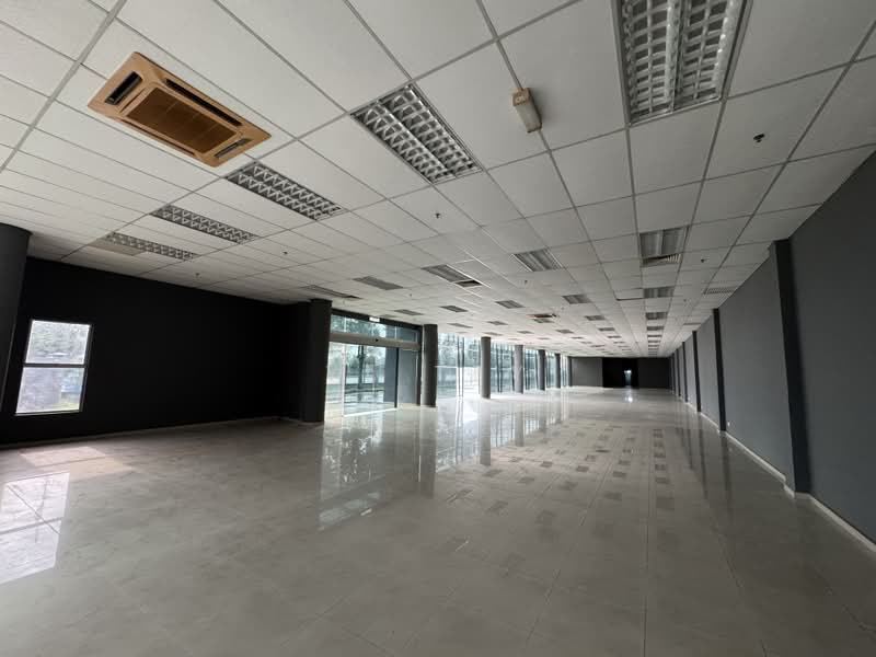 Gudang untuk Dijual di Bukit Jelutong (Shah Alam) - YL Tey - Corridor - PropertyGuru.com.my