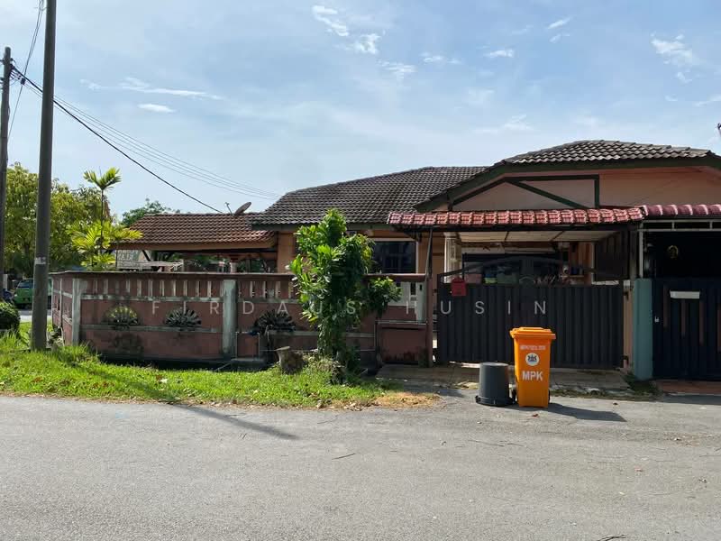 Rumah Teres untuk Dijual di Taman Desa Meru Indah (Kapar) - Firdaus Husin - Exterior - PropertyGuru.com.my