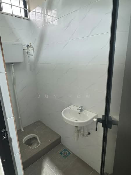 Kilang untuk Disewa di Bandar Sri Damansara (Selangor) - Jun How - Bathroom - PropertyGuru.com.my
