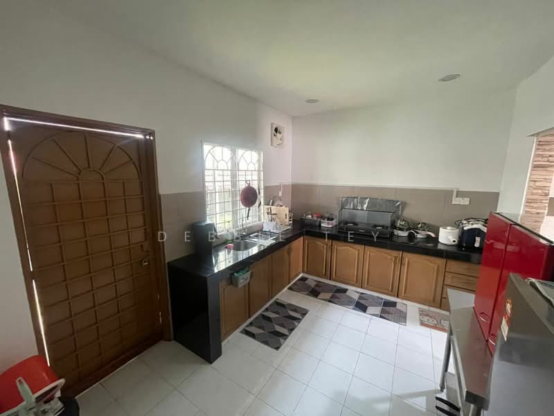 Rumah Teres 2-Tingkat untuk Dijual di Pusat Bandar Puchong (Puchong) - Debbie Tey - Kitchen - PropertyGuru.com.my