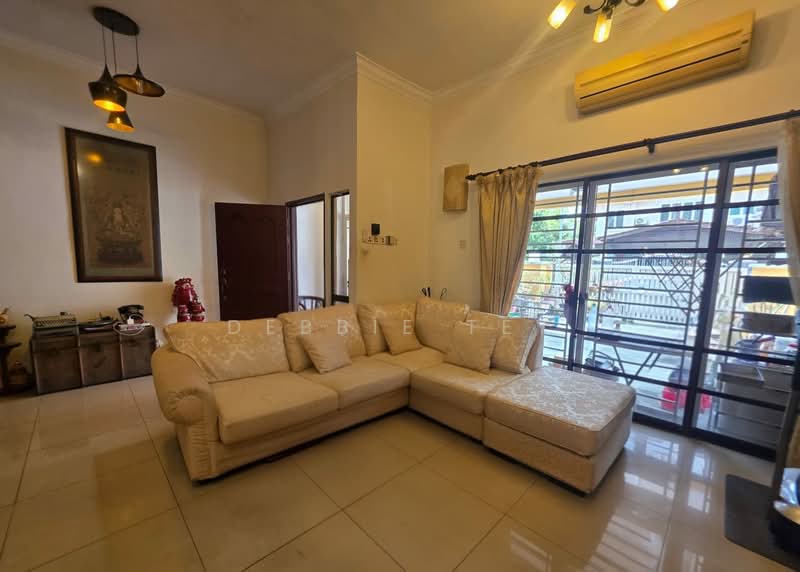Rumah Teres 2 Tingkat untuk Dijual di Bandar Kinrara Seksyen 6 (Bandar Kinrara) - Debbie Tey - Living Room - PropertyGuru.com.my
