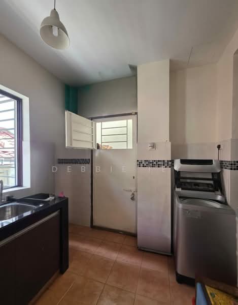 Rumah Teres 2 Tingkat untuk Dijual di Bandar Kinrara Seksyen 6 (Bandar Kinrara) - Debbie Tey - Kitchen - PropertyGuru.com.my
