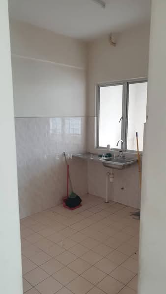 Pangsapuri untuk Dijual di Suria Kipark Damansara - Ken Lai - Kitchen - PropertyGuru.com.my