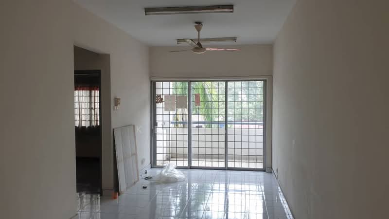 Pangsapuri untuk Dijual di Suria Kipark Damansara - Ken Lai - Living Room - PropertyGuru.com.my
