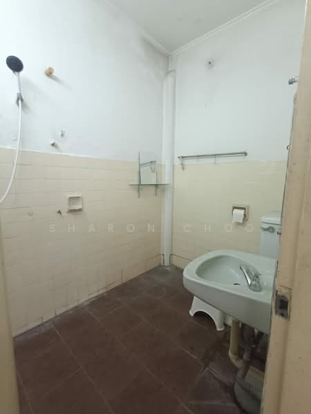 Rumah Teres 2-Tingkat untuk Dijual di Subang Jaya (Selangor) - Sharon Choo - Bathroom - PropertyGuru.com.my