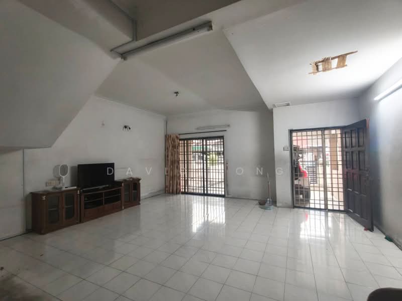2-storey Terraced House for Sale in Ipoh (Perak) - David Wong - Living Room - PropertyGuru.com.my