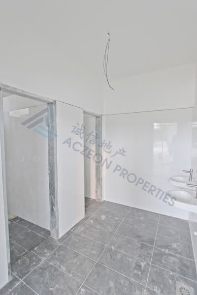 Kilang untuk Dijual di Taman Desa Cemerlang (Ulu Tiram) - Joshua Song - Bathroom - PropertyGuru.com.my