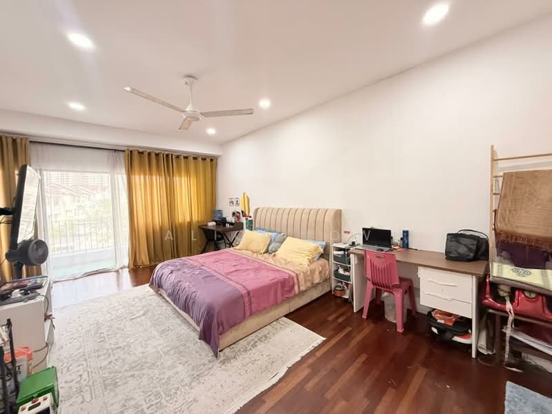 3-storey Terraced House for Sale in Rawang (Selangor) - Alice Low - Bedroom - PropertyGuru.com.my