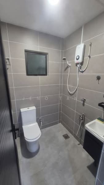Rumah Teres untuk Disewa di Kuching (Sarawak) - Jeno Tan - Bathroom - PropertyGuru.com.my