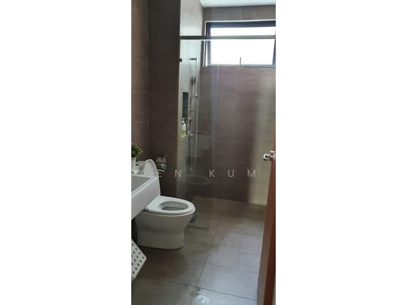 1-storey Terraced House for Sale in Taman Paramount (Petaling Jaya) - Ken Kum - Bathroom - PropertyGuru.com.my