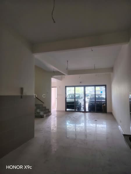 3-storey Terraced House for Sale in D'Island (Puchong) - DC Leong - Living Room - PropertyGuru.com.my