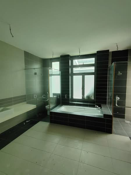 3-storey Terraced House for Sale in D'Island (Puchong) - DC Leong - Bathroom - PropertyGuru.com.my