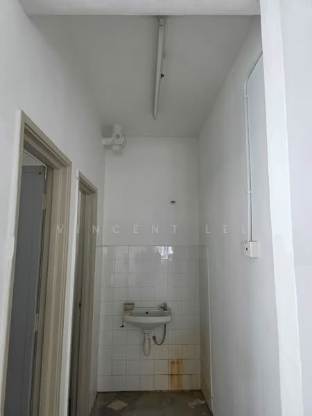 Shop for Rent in Bandar Baru Salak Tinggi (Sepang) - Vincent Lee - Interior - PropertyGuru.com.my