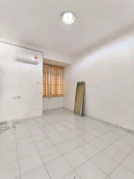 Rumah Teres 2 Tingkat untuk Dijual di Taman Desa Cemerlang (Ulu Tiram) - Alviss Tay - Interior - PropertyGuru.com.my