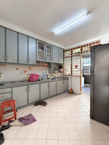 Rumah Teres 2 Tingkat untuk Dijual di Taman Desa Cemerlang (Ulu Tiram) - Alviss Tay - Kitchen - PropertyGuru.com.my
