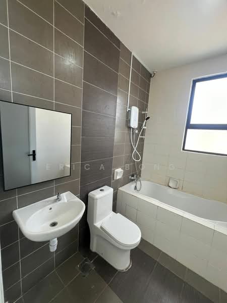 2-storey Terraced House for Rent in Kuching (Sarawak) - Erica Bong - Bathroom - PropertyGuru.com.my