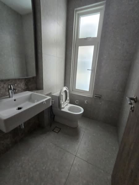 Rumah Teres 3-Tingkat untuk Dijual di Gurney Drive (Penang) - Patrick . - Bathroom - PropertyGuru.com.my