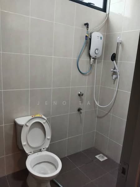 Semi-Detached House for Rent in Kuching (Sarawak) - Jeno Tan - Bathroom - PropertyGuru.com.my